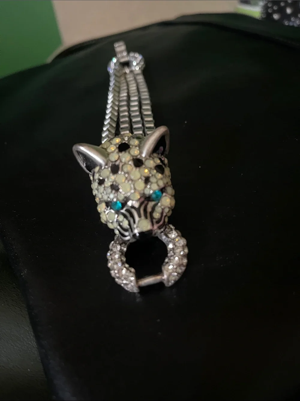 Betsey Johnson Silver-tone Panther 7 in bracelet with Crystal Accents Great Cond - Picture 2 of 10